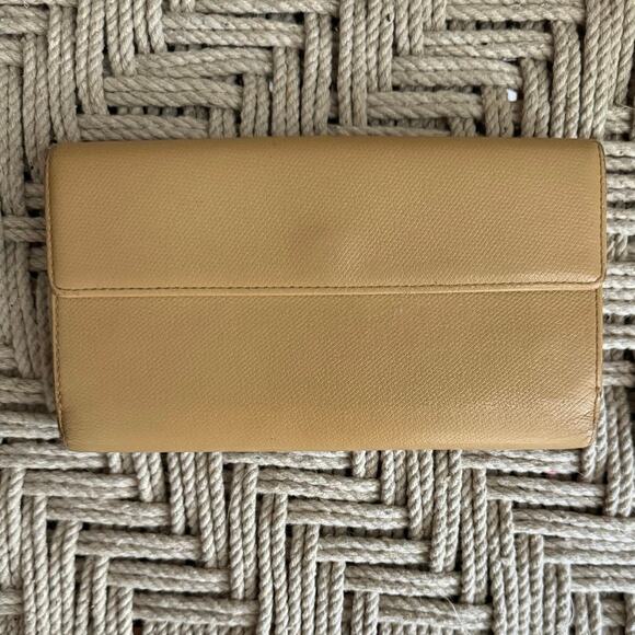 Chanel Vintage Camel Colored Long Snap Wallet - Picture 2 of 10
